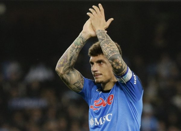 Di Lorenzo: De Bruyne không hà